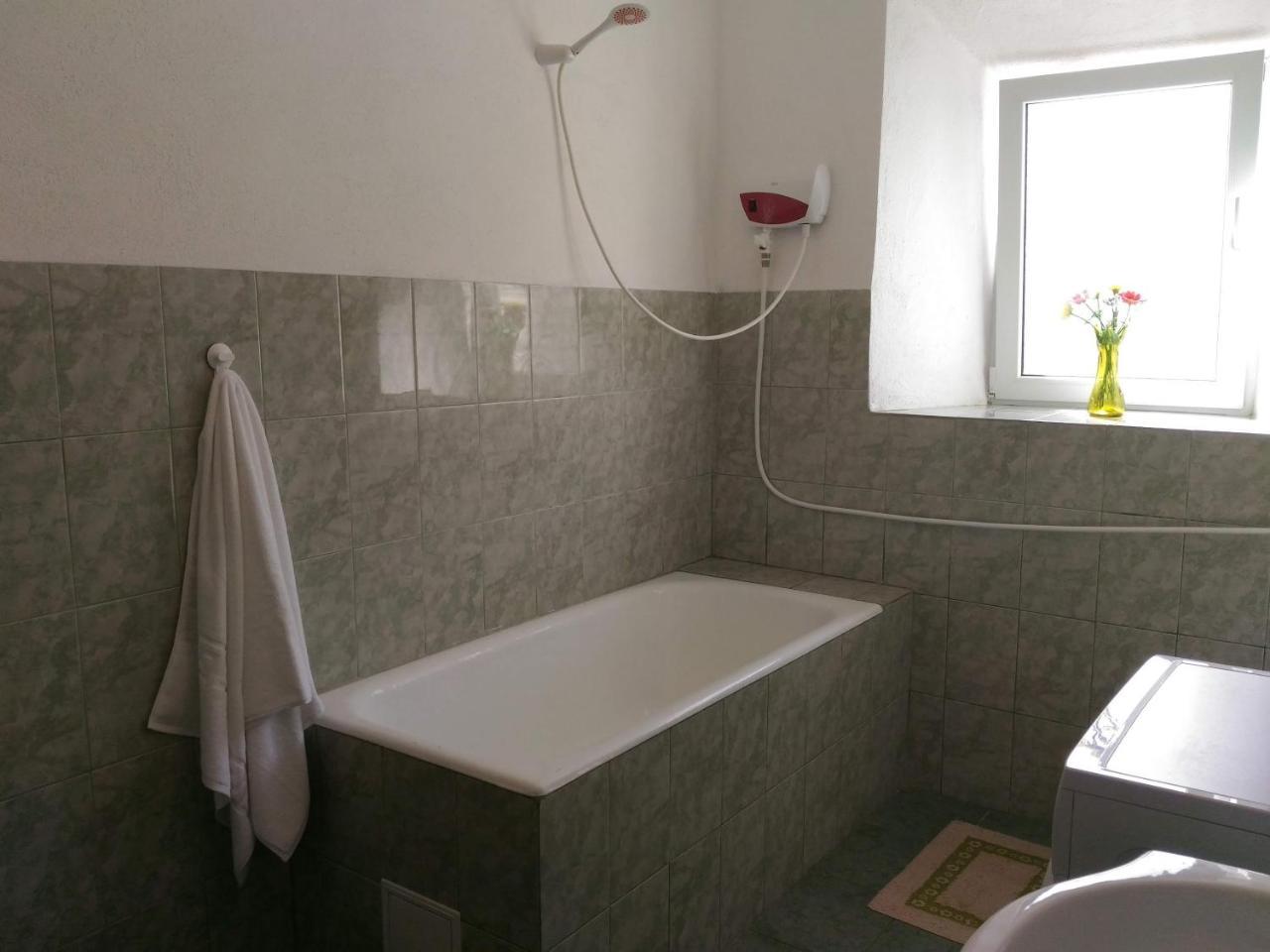 Edelweiss Guesthouse, Glamping And Camping Suhaia Extérieur photo